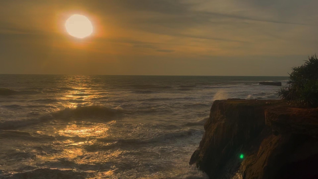 4K Rare Sunrise Tranquility: 8 Hours of Peaceful Ocean Waves for Deep Sleep & Relaxation