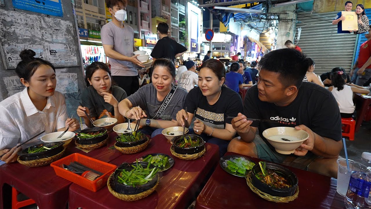 Về Sài Gòn ăn Cháo Ếch và Cơm Tấm Đêm chợ Tân Định cùng A Hải Sapa TV Ái Mí Bếp Trên Bản