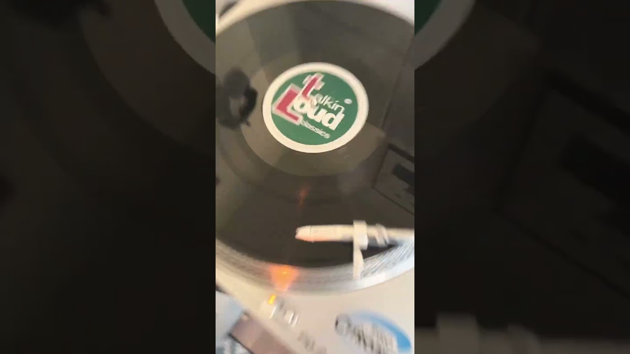 Vinyl vs Digital (turntable vs DJ Controller - Drum and Bass Mix Off