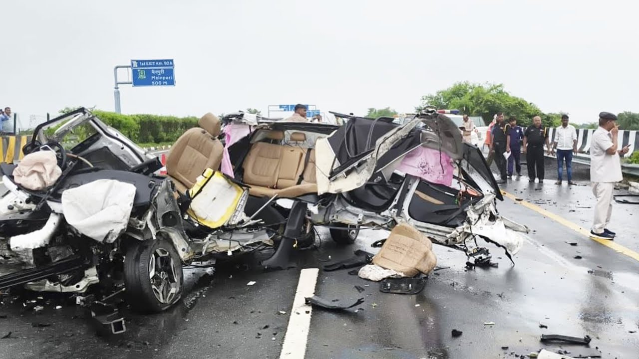 Here is Your Premium SUV with 6 Airbags 🤦‍♂️ Asst. Commissioner Died in Tata Safari