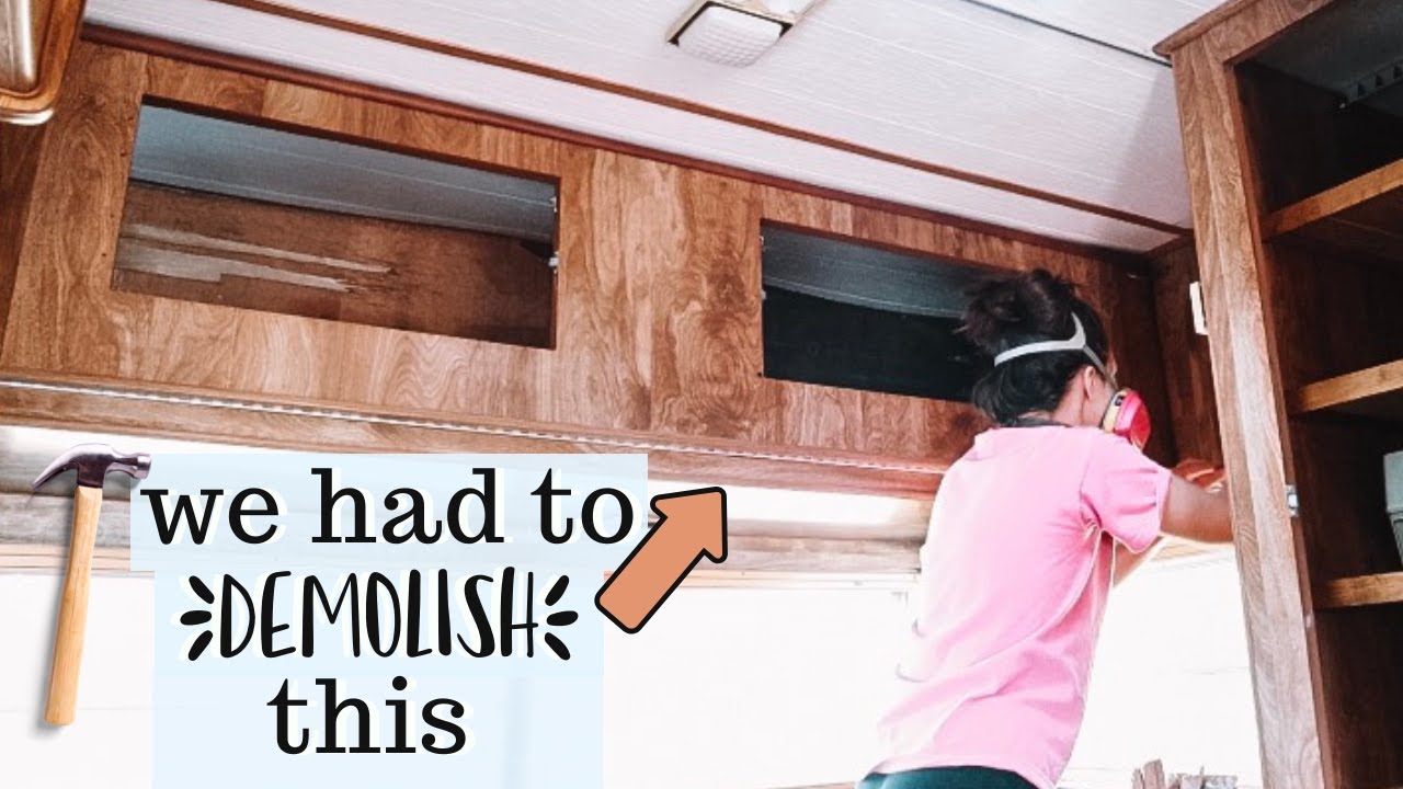 VINTAGE CAMPER DEMO DAY 1// tearing down walls & the bunk!