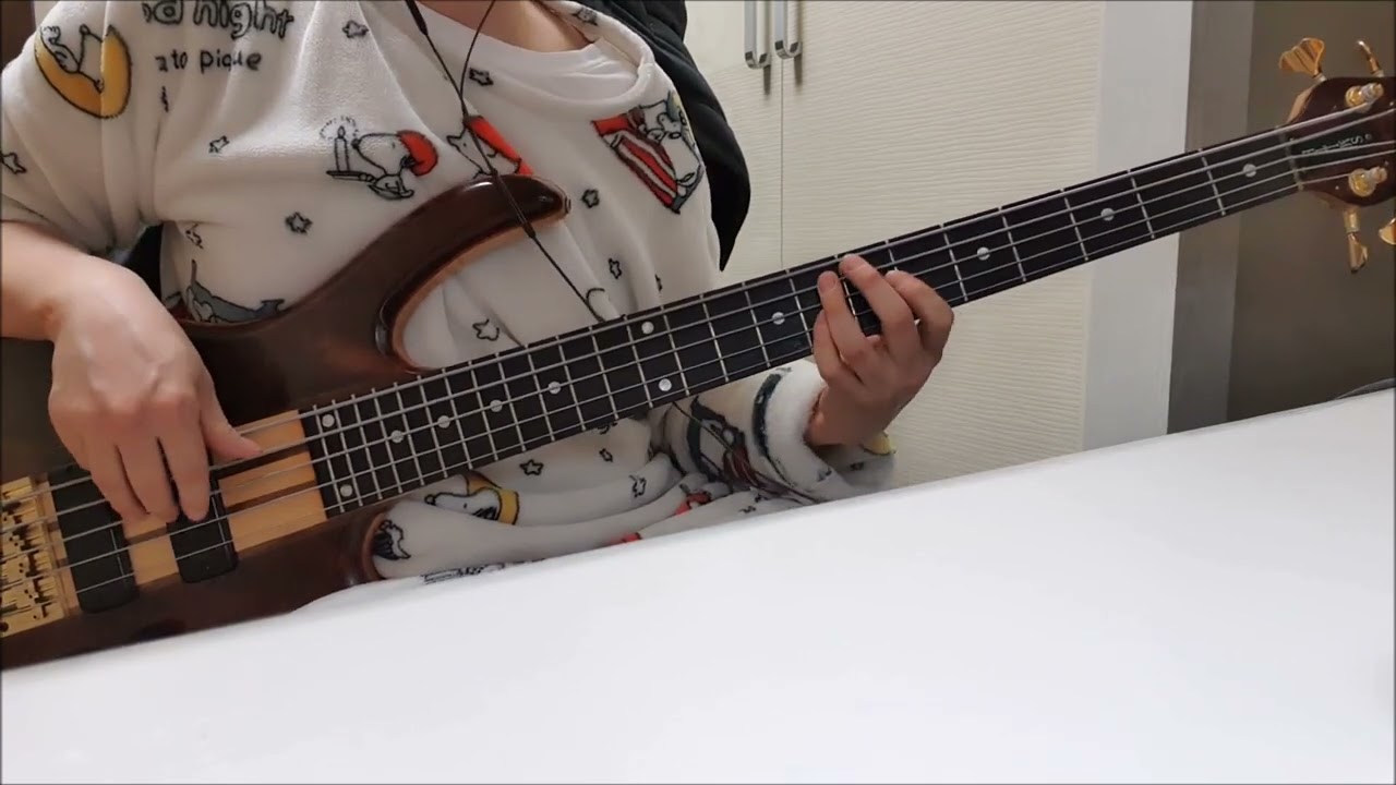 Helloween - Forever And One (bass cover)