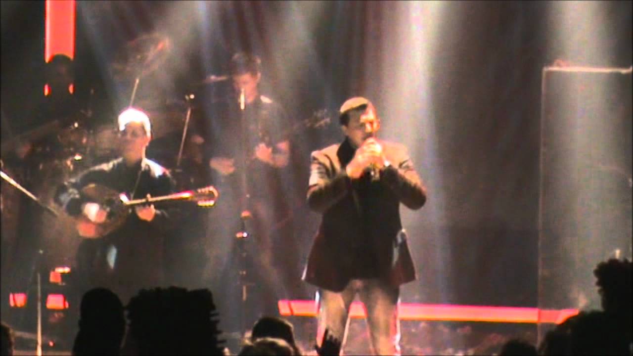 Nikos Makropoulos - Exo matia kai vlepo & Ti na kano ekei (Teatro Music Hall).wmv
