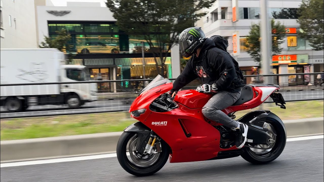DUCATI Desmosedici RR The most powerful public road racing machine🤣 racing exhaust sound🔥V4 engine