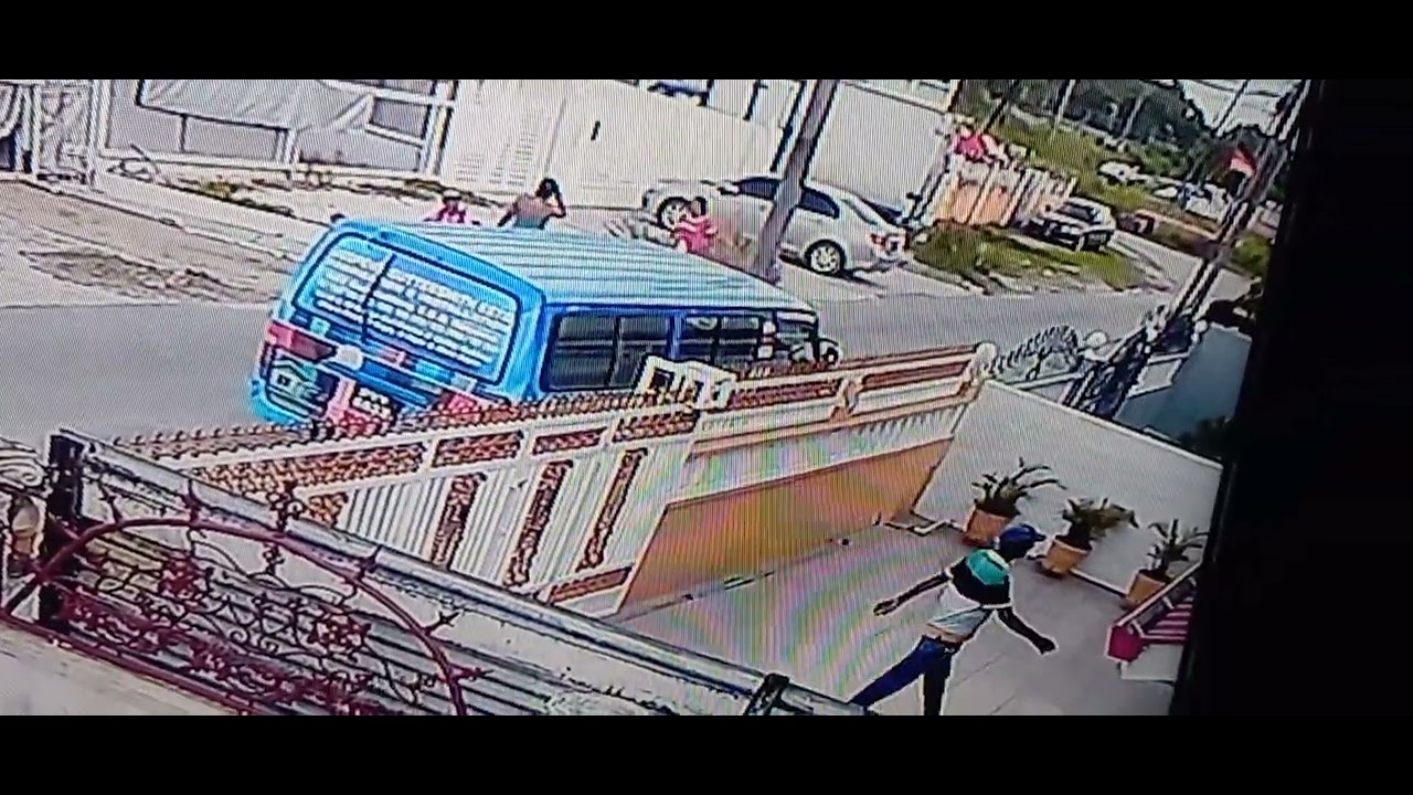 Herstelling ILLEGAL GUTTER Factory Owner Assaulting then threatening