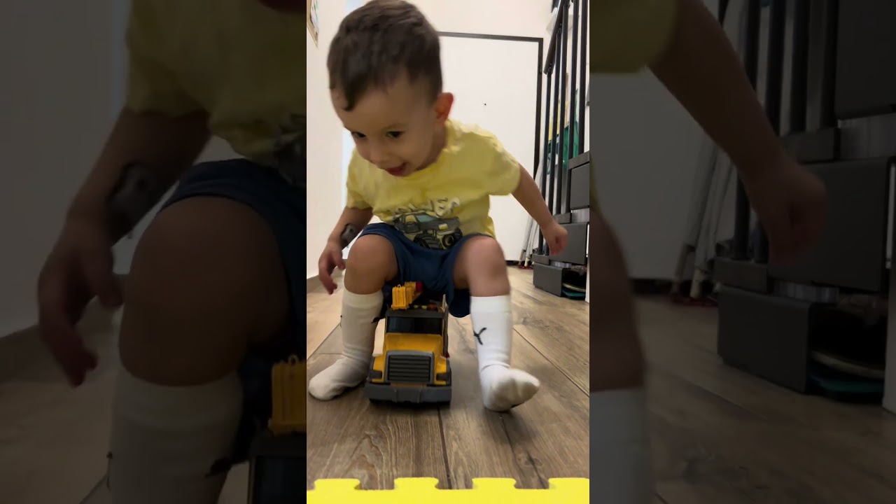 Ragnar învață prin joacă 🚛 Camionul galben și coordonarea 