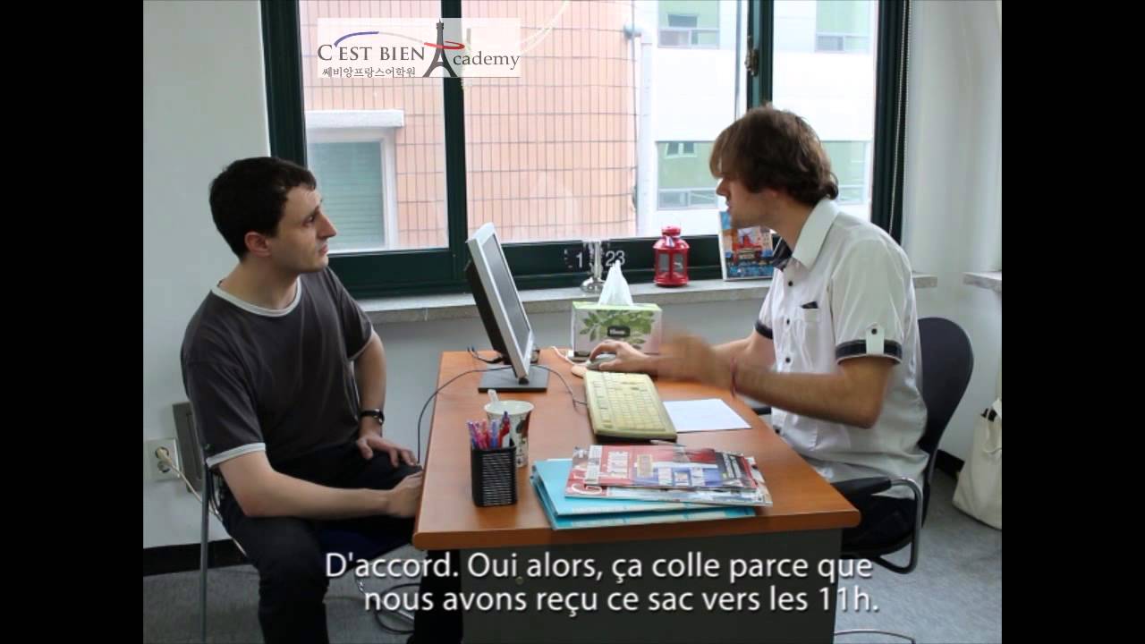 Dialogue 15 : Au bureau des objets trouvés