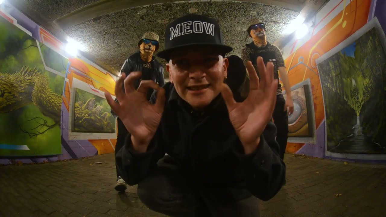 Cat In A Cage feat. Topskud - Outsider (Official Video)