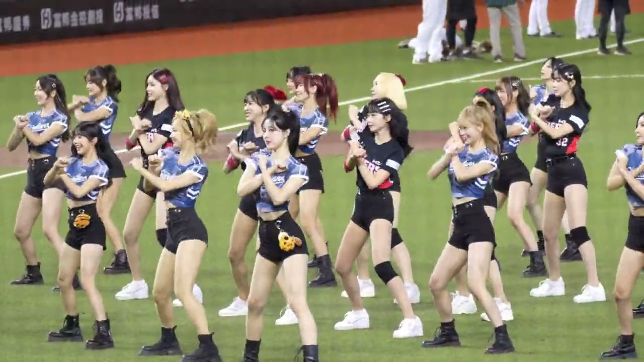 富邦悍將 Fubon Angels 起亞虎啦啦隊 開場表演