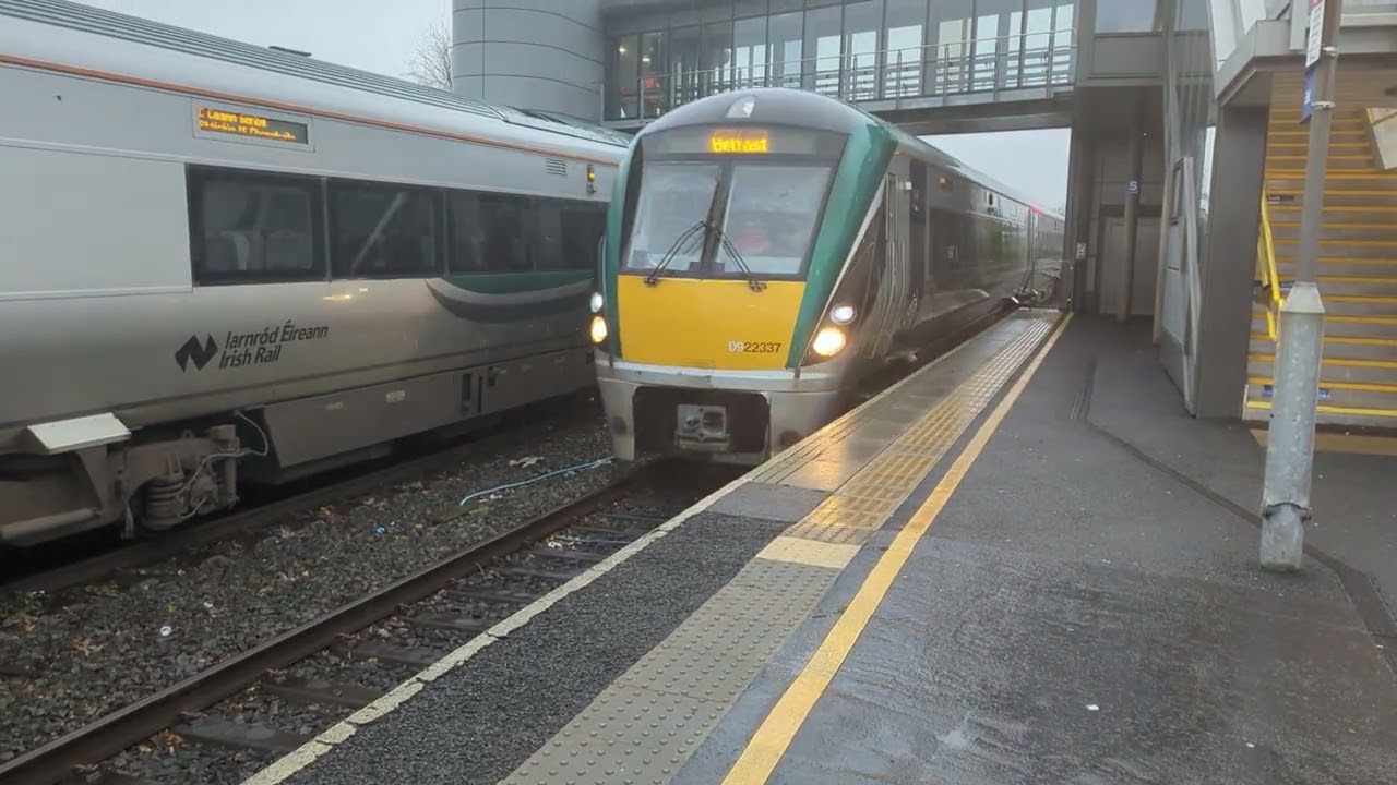 Irish rail 22000's arriving into Portadown train station