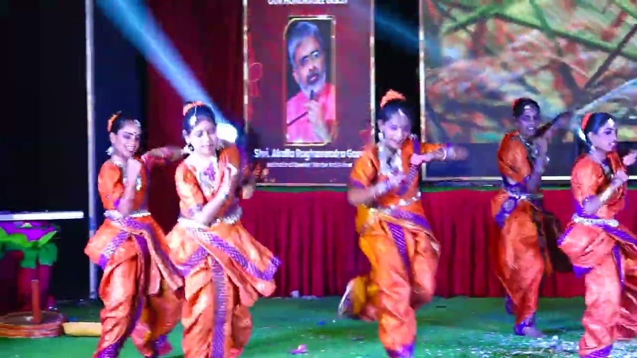 VII GIRLS VILLAGE THEME