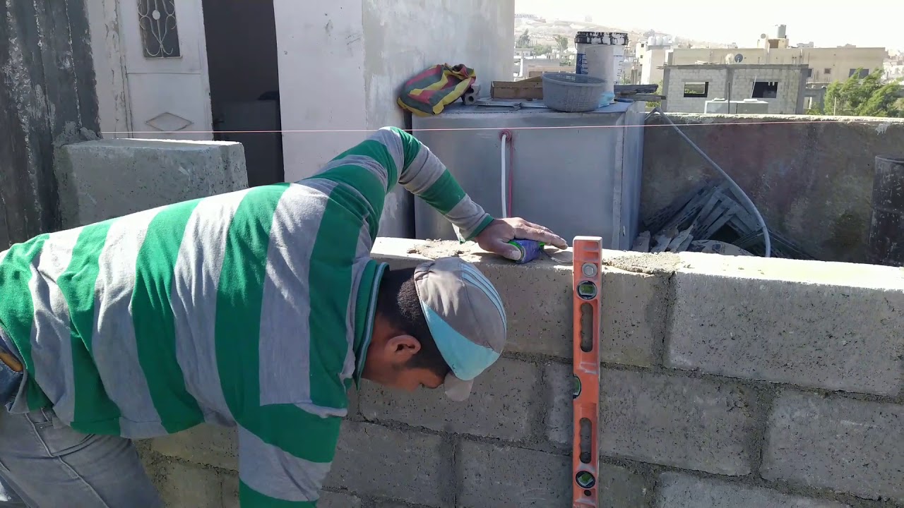 اسرع عامل بناء بلوك The fastest block construction worker