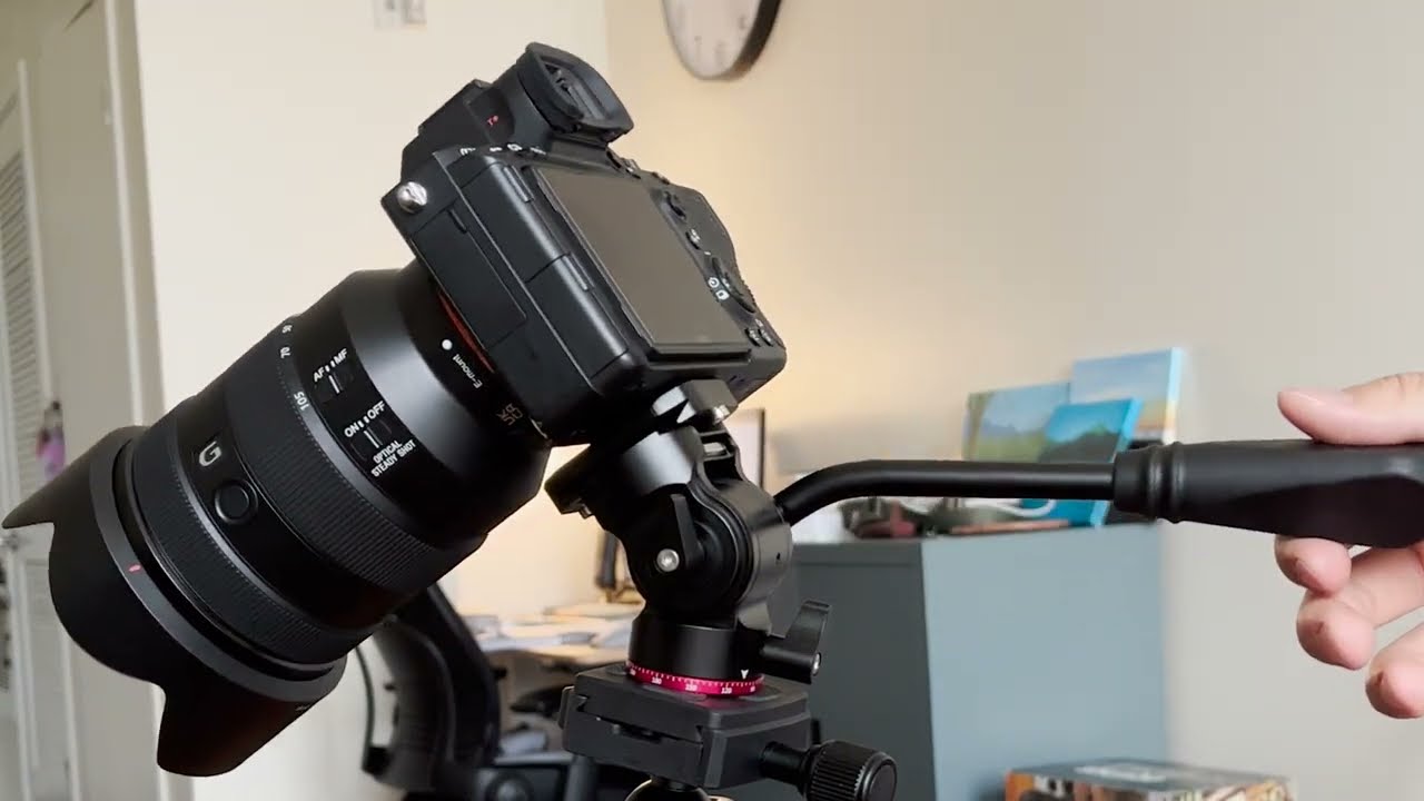 This camera gear is great for making B-roll. | Neewer GM24 Compact Tripod Fluid Head