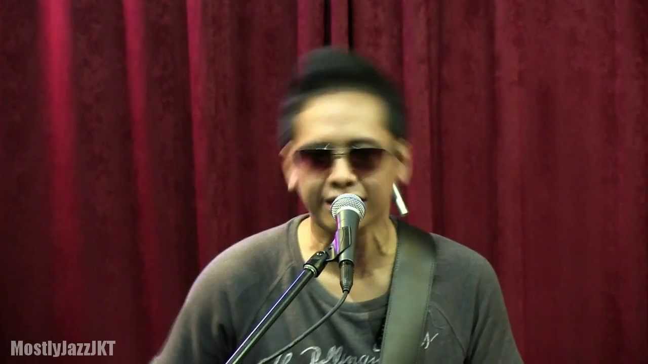 Ginda & The White Flowers - Cinta Kok Ngerusak @ Mostly Jazz 06/04/13 [HD]