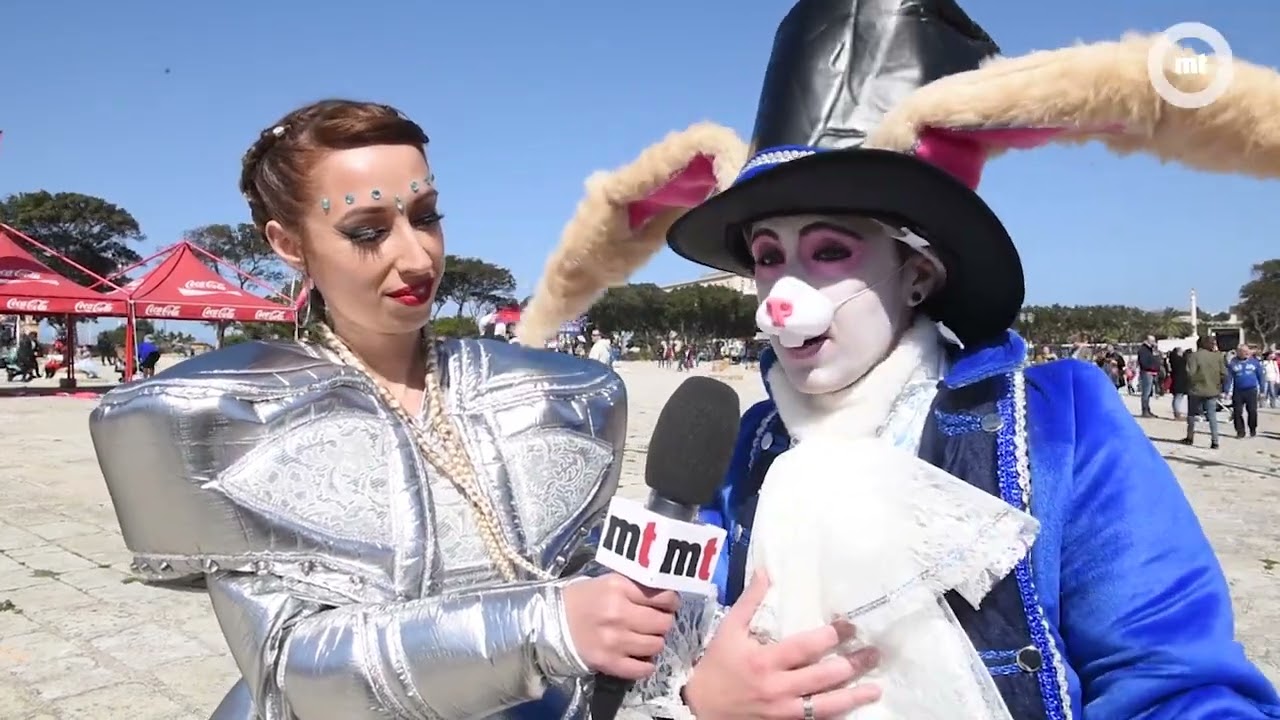 Children and grown-ups alike flock to Valletta to enjoy carnival's floats and dance parades