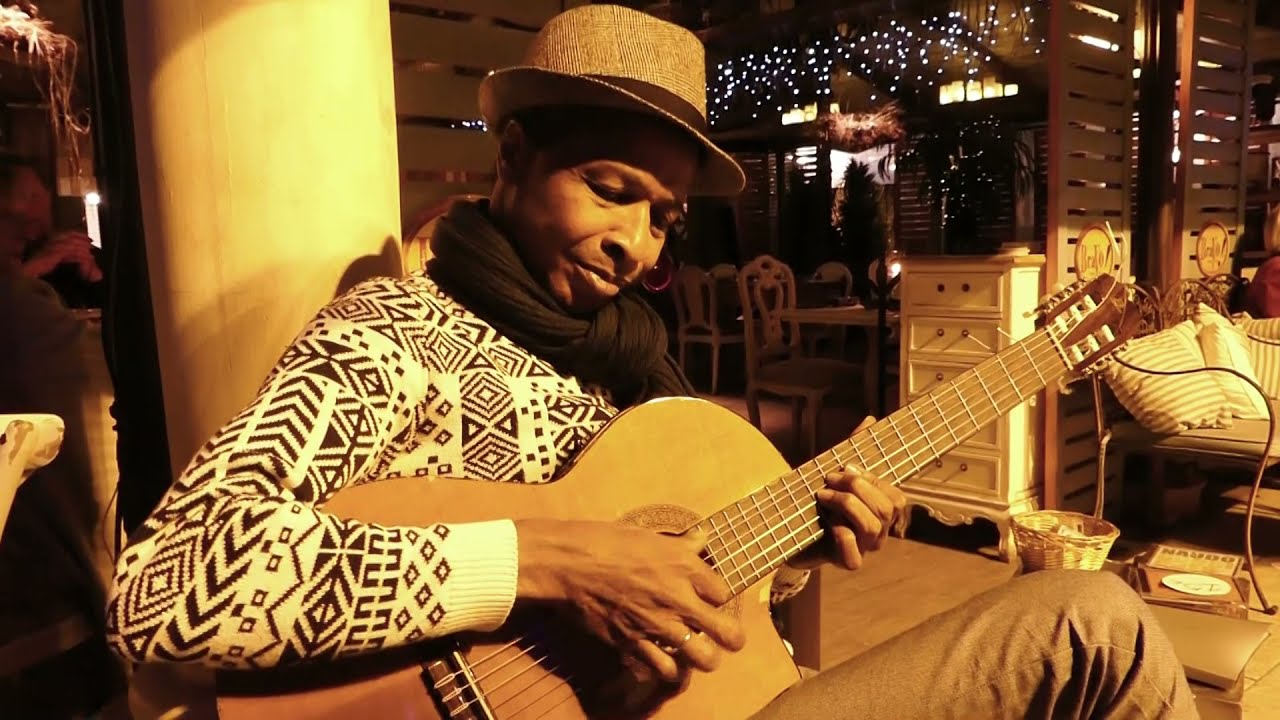 In The Mood (Glenn Miller song) by Naudo