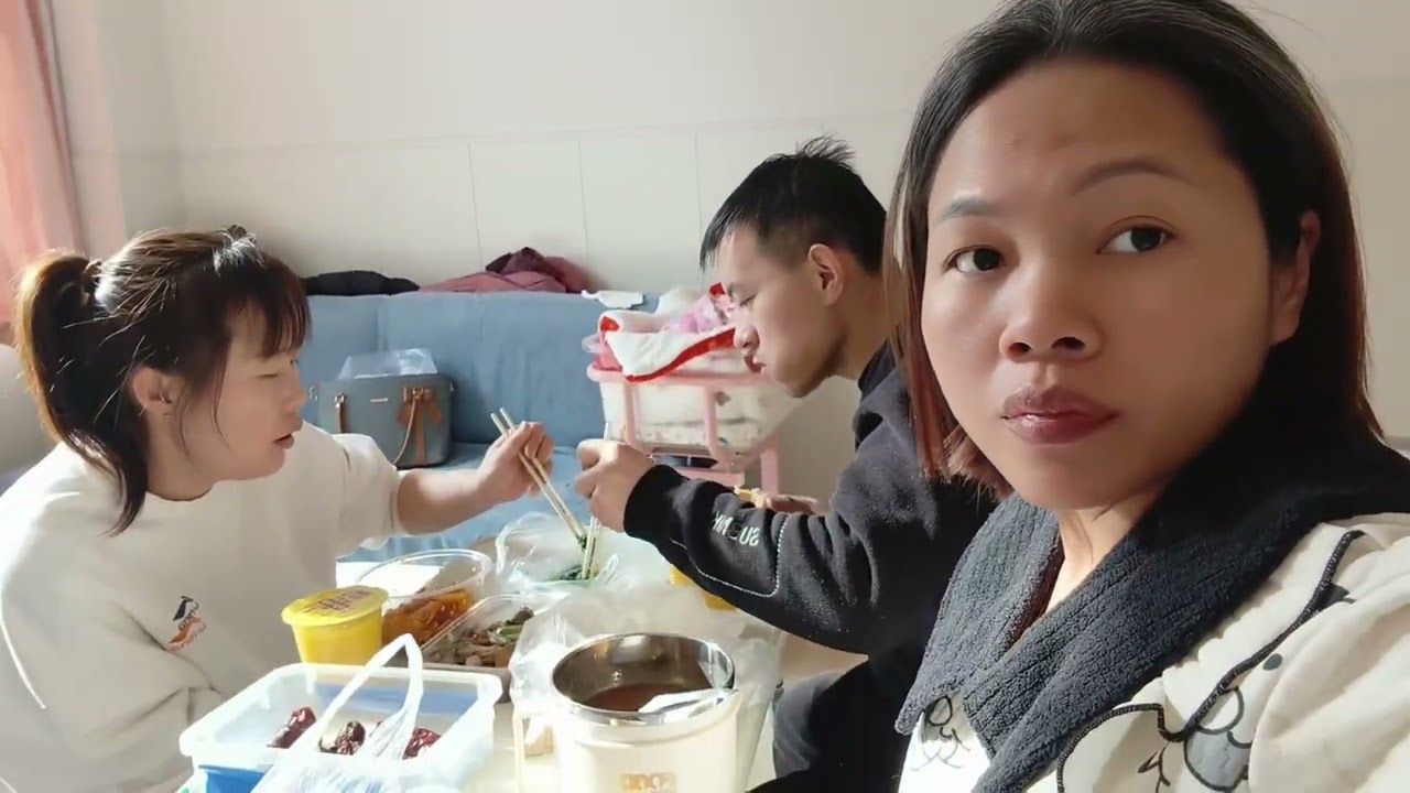 Hạnh phúc không phải ở thiên đường hạnh phúc ở bên cạnh người quanh ta