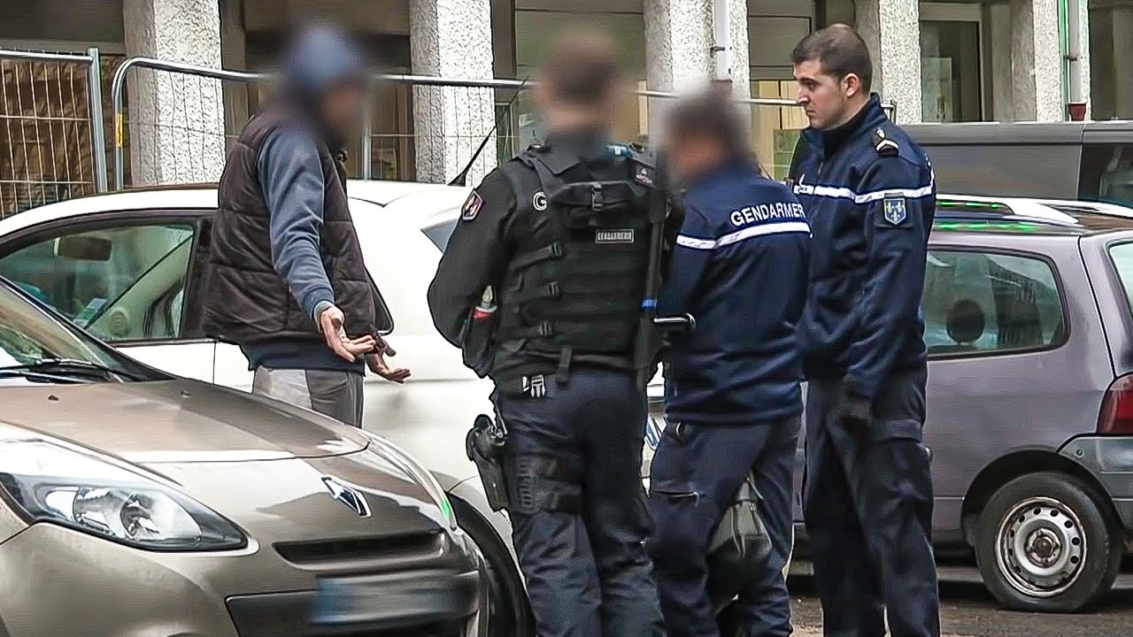 Жандармы против город Монморанси