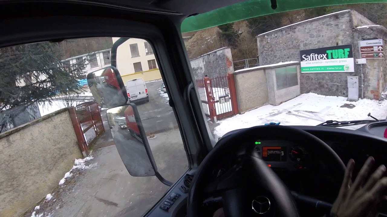TRUCK POV 5:Actros 1844  Narrow place.