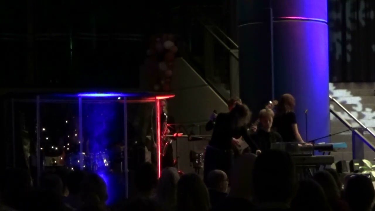 Hoved over skyerne  Just The Two Of Us