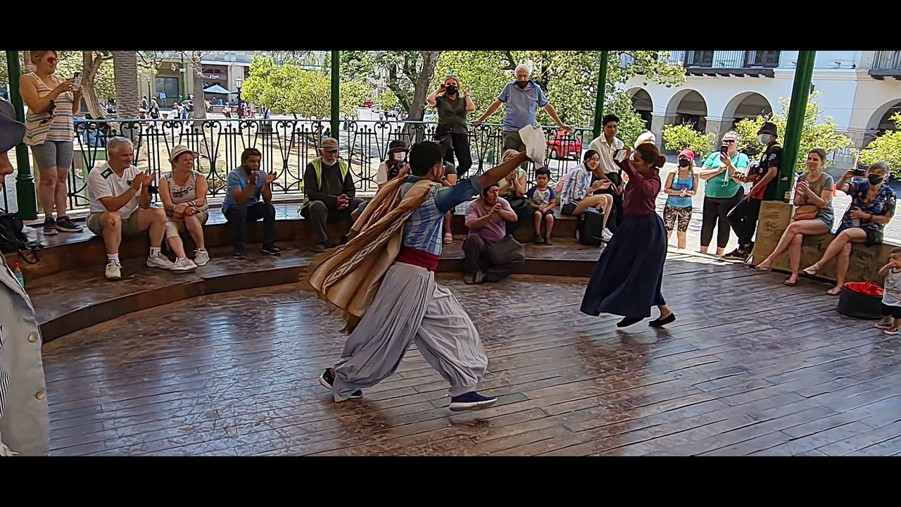Mas de Zamba carpera  en la plaza 9 de julio