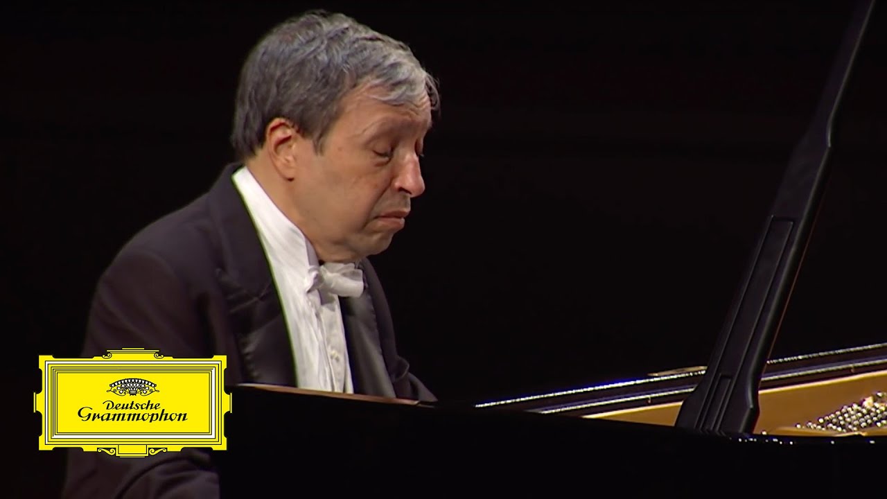 Murray Perahia – Bach: French Suite No. 5 in G, BWV 816, “Courante”