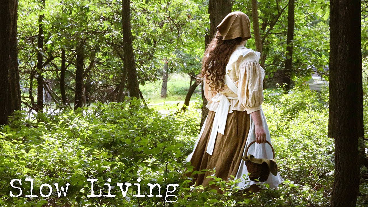 Berry Picking on a Summer Afternoon | Cottagecore | Slow Living Vlog
