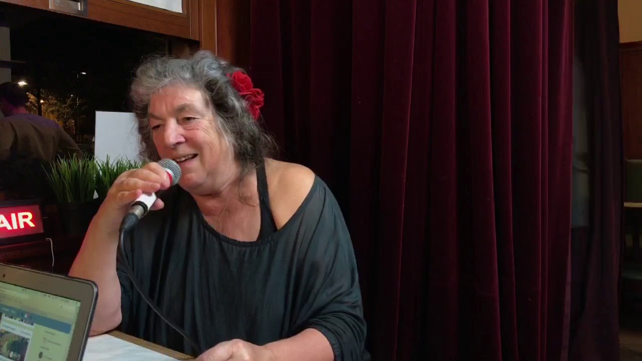 VIC Late Night // Reinhilde Decleir  21:16