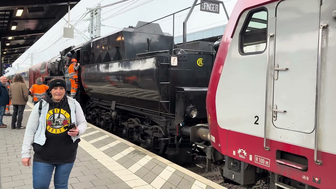 The CFL 5519 steam locomotive leaving Luxembourg City train station 