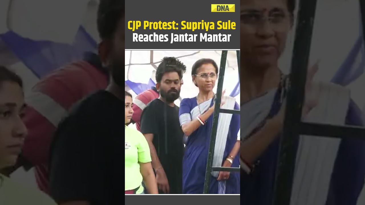 CJP Protest: NCP-SCP MP Supriya Sule Reaches Jantar Mantar | Sonam Wangchuk | Abhijeet Dipke