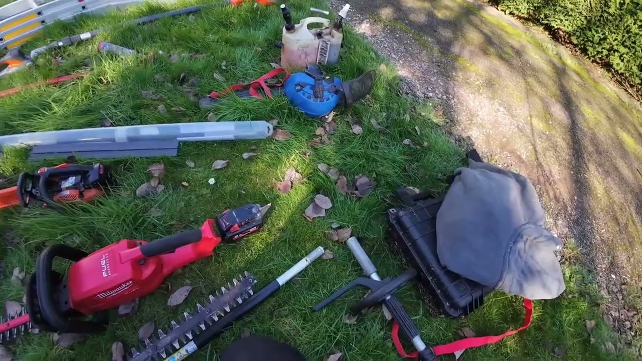 Milwaukee M18 CHT hedge trimmer review. I'm not paid by anyone so you WILL get an honest review.