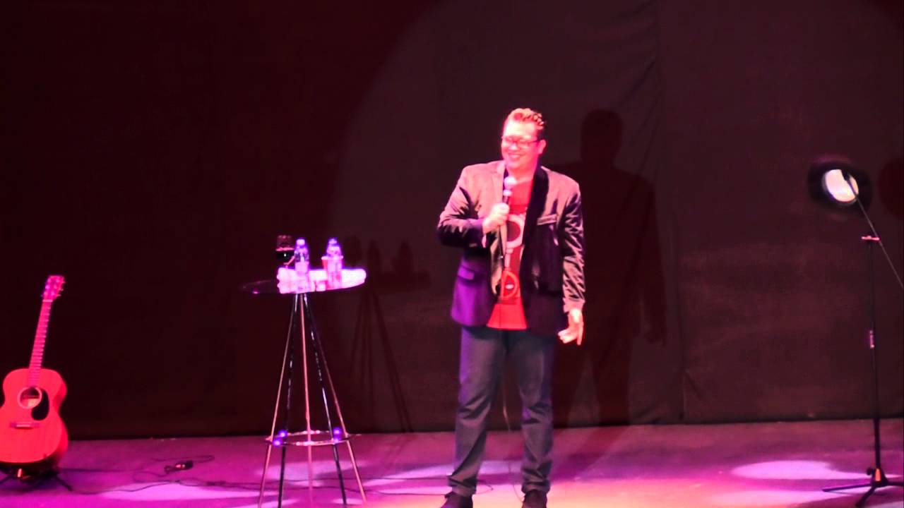 Franco Escamilla.- (Aguascalientes) Mi p#$%$to con una flor y el comercial de telcel