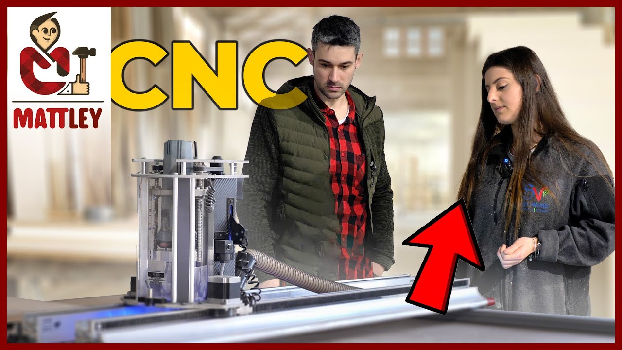 Operatore CNC dopo il corso CNC Revolution dedicato alla programmazione cnc nella falegnameria
