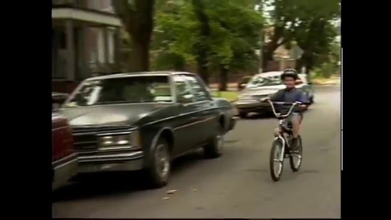 Riding on my Bicycle - Suki & Ding Safety (Music Video)