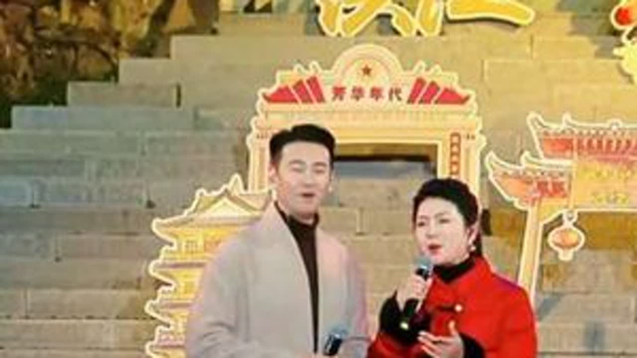 超级大舞台  崴辣嗨起来不得了！不得了！不到一个月，徐子崴、罗姣率领崴辣团队三次登上湖南经视的大舞台！从分赛评委到决赛评委，从演唱嘉宾到团队全员登台放歌，这绝不是简单的身份叠加，也不是单纯的人...