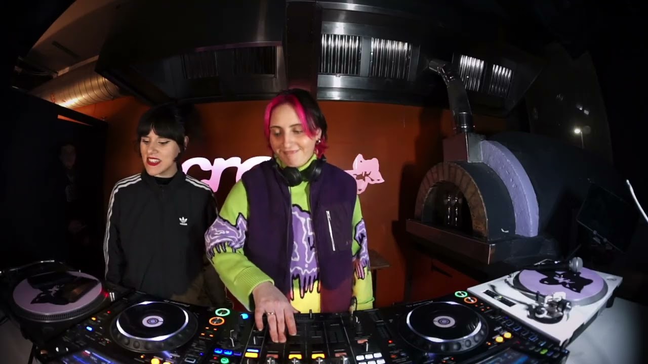 Radio Sez presents w/ Urma & Amelia Leigh + sez. - CROP RADIO - 06/02/26