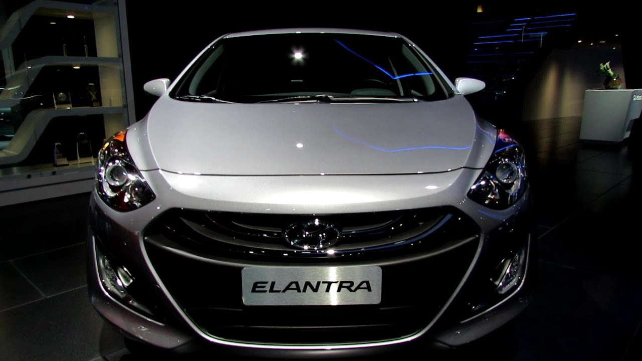 2013 Hyundai Elantra GT - Exterior and Interior Walkaround - 2012 Los Angeles Auto Show
