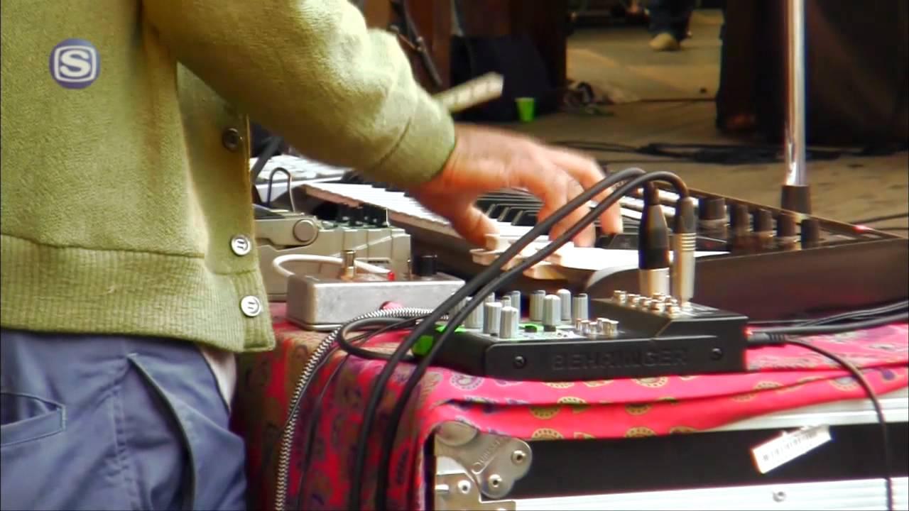 Toro Y Moi -New Beat @ TAICOCLUB'11