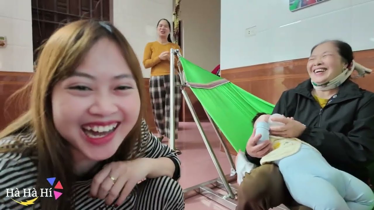 Na Troll Mint Vy: &ldquo;Mẹ Na Mới Sinh Em B&eacute;!&rdquo; Khiến Mint Vy H&aacute;o Hức Học C&aacute;ch Chăm Anh C&ograve; V&agrave; C&aacute;i Kết?