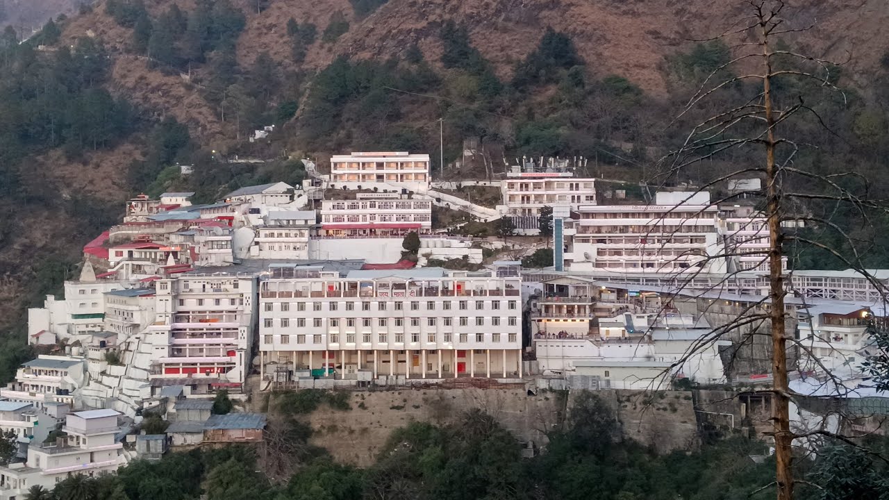 वैष्णो देवी के लाइव दर्शन 🚩 mata vaishno devi ke live darshan, Jai mata di 🙏🌹