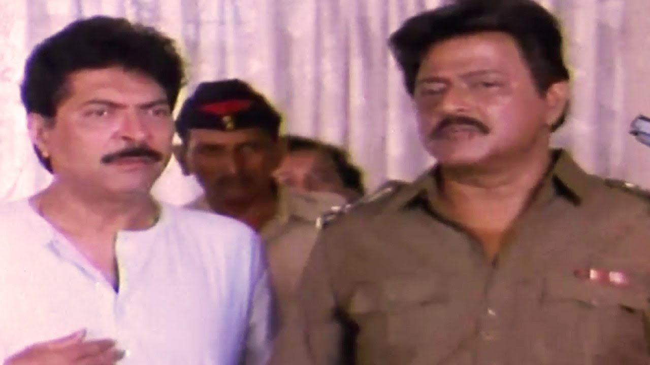 Kuldeep Pawar, Ramesh Bhatkar, Saang Priye Tu Kunachi - Marathi Action Scene 15/17