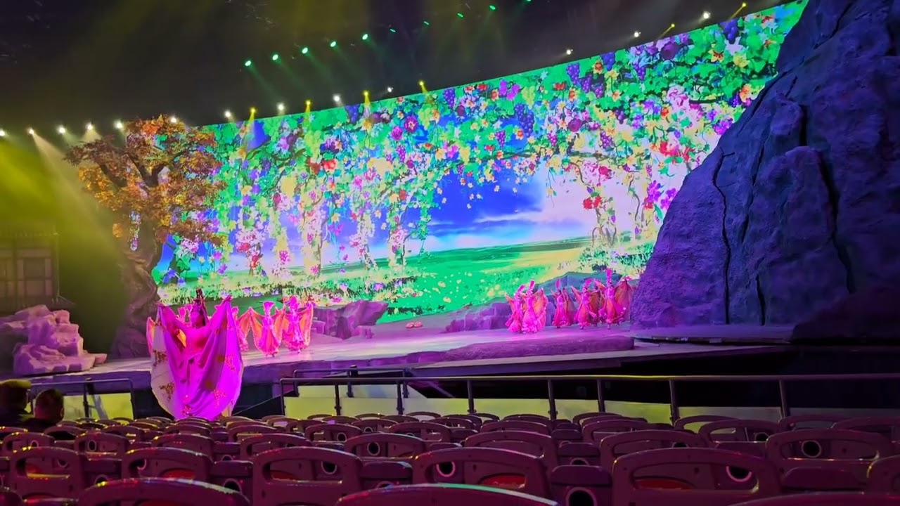 Full Camel Bell show diễn độc đ&aacute;o m&ocirc; tả h&agrave;nh tr&igrave;nh con đường tơ lụa cổ xưa tại T&acirc;y An #camelbell 