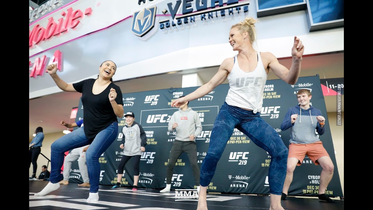 UFC 219: Holly Holm Works Out, Dances With Fans - MMA Fighting