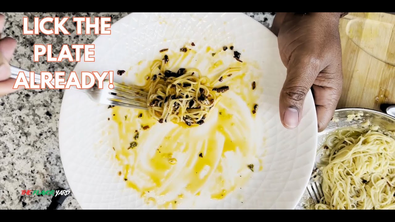 Easy Butter & Garlic Pasta with Spicy Chili Sauce | 5 minute Recipe