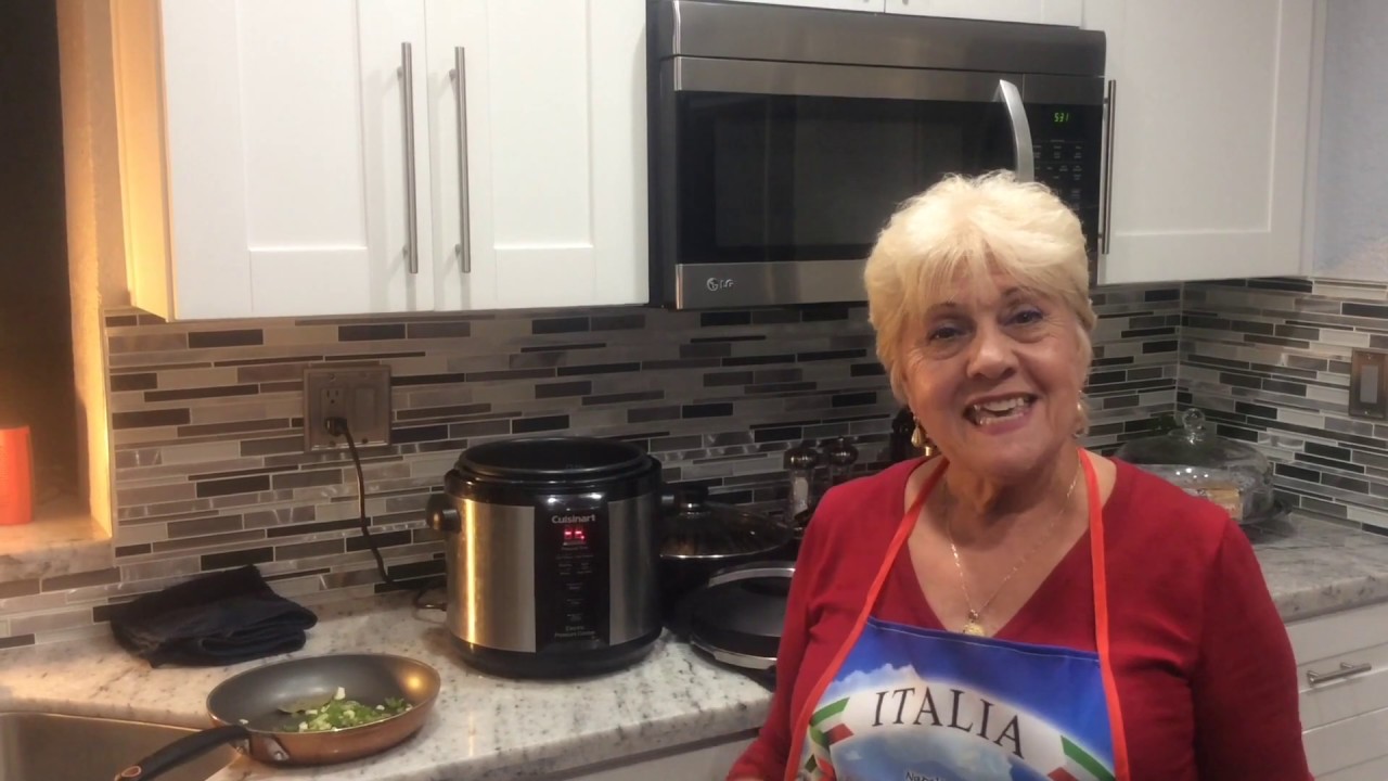 Como Hacer Frijoles Negros estilo Cubano / How to Make Black Beans - Cuban Style