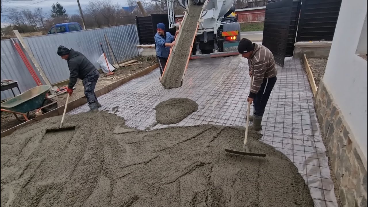 A doua zi la betonat curtea !