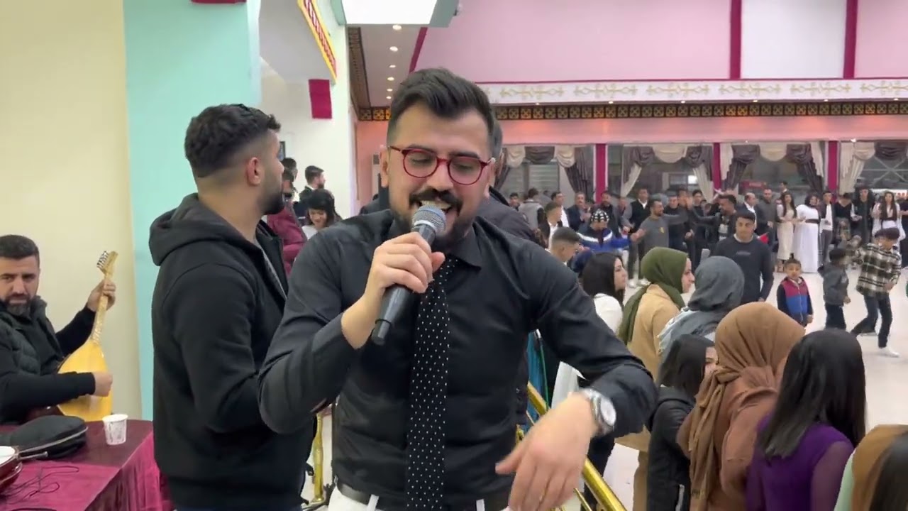 Argeş akan - Siirt’in en kalabalık düğünlerinden biri olan BARIŞ KALKAN IN Muazzam dugunu