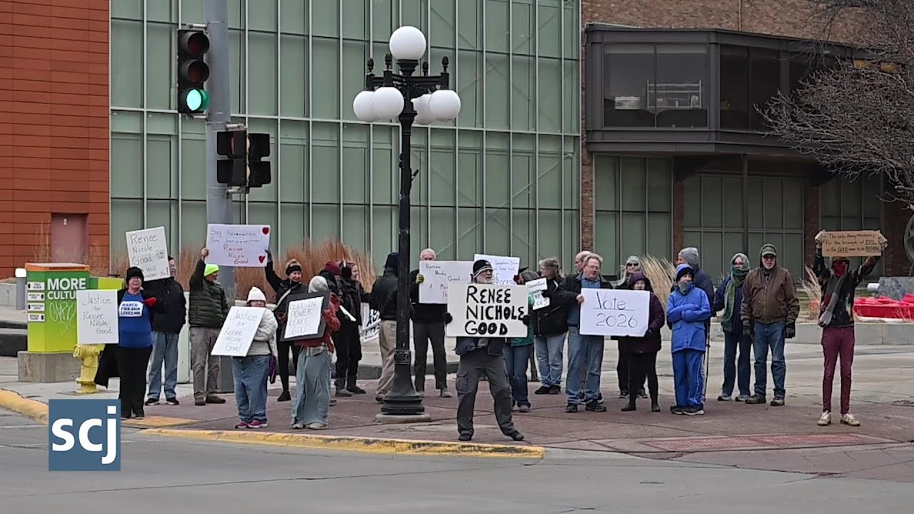 Video: Local residents protest Renee Good shooting