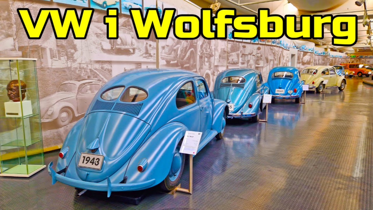 Besöker Automuseum Volkswagen i Wolfsburg