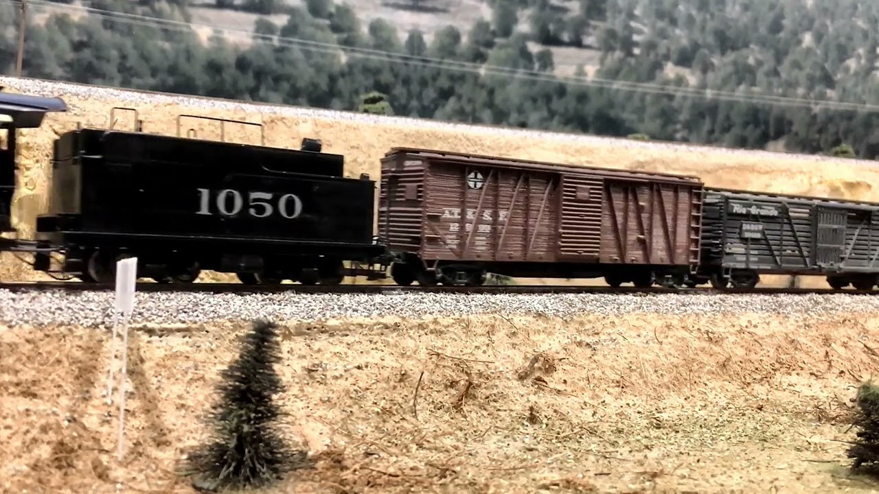 Realistic Model Railroad Steam Action: AT&SF 2-6-2 1050 Working the Raton Subdivision | 1940's